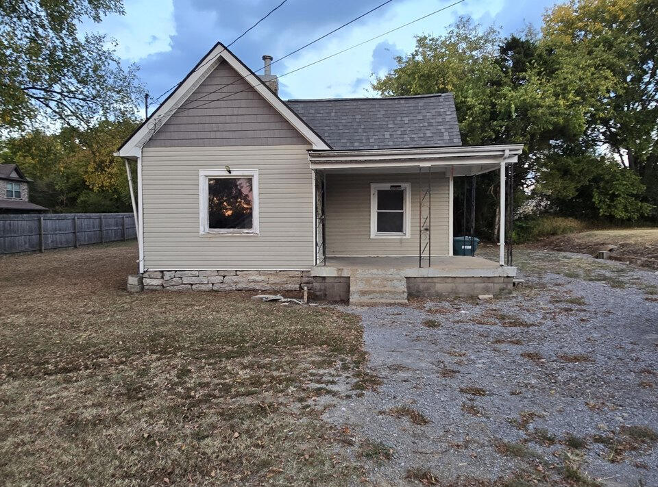 repair-needed-house-interior.jpg Interior house needing repairs Wilson County Tennessee