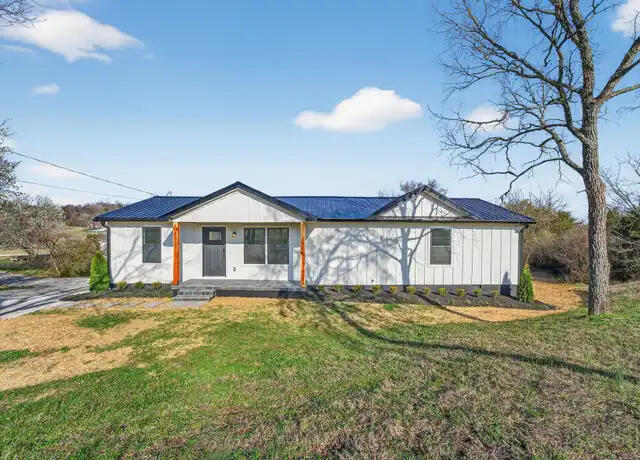 real-estate-closing-paperwork.jpg Real estate closing paperwork in Tennessee